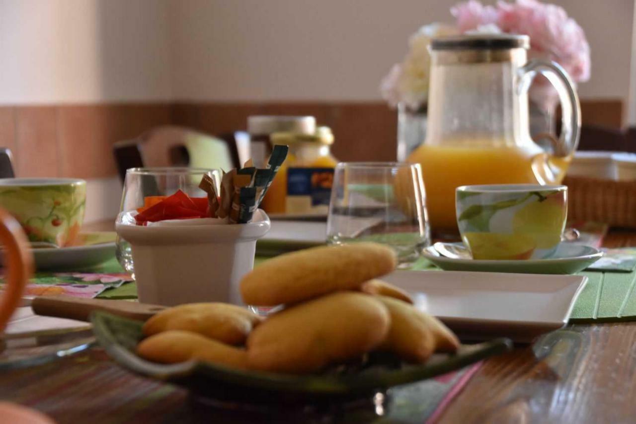 Il Giardino Di Viola Acomodação com café da manhã Ceglie Messapica Exterior foto